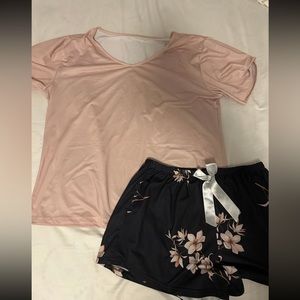 women’s pajama set (shorts and tee shirt )